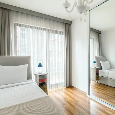 아파트 Modern Flat Near Sapphire Shopping Mall