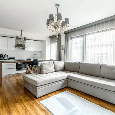 Modern Flat Near Sapphire Shopping Mall *
